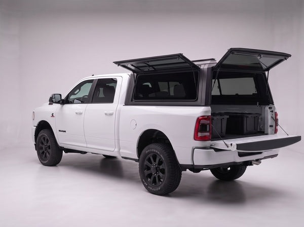 Full-width rear window door on the Dodge Ram 2500/3500 truck cap