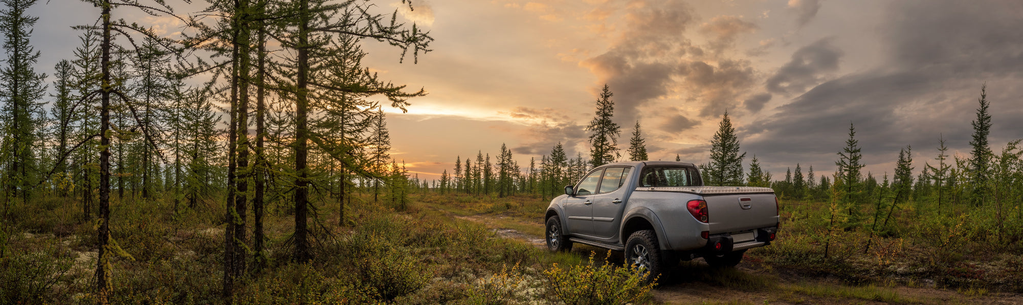 Pickup truck on a Canadian highway β Soft Folding Tonneau Covers from TruckTon
